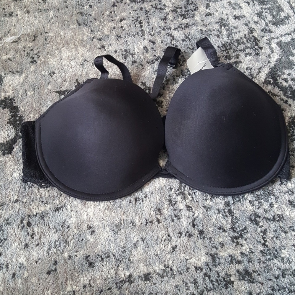 38 D Black Bra